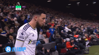 字母哥仅打3分钟伤退！雄鹿多点开花完成18分逆转捍卫主场