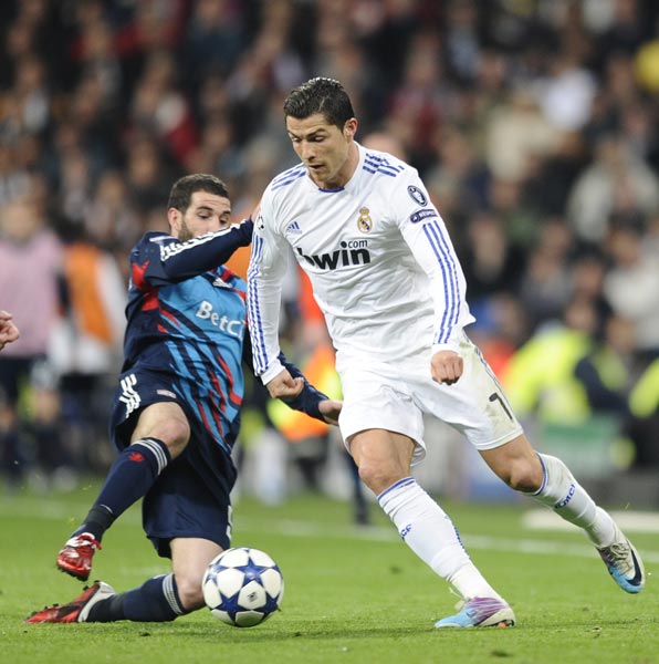 雄鹿伤病更新：场均3.3记三分的AJ·格林战活塞缺席